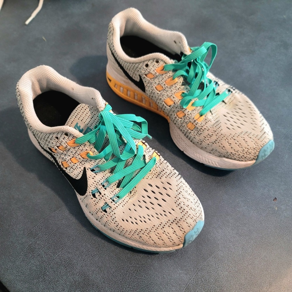Nike Air Zoom Structure 19 size 6